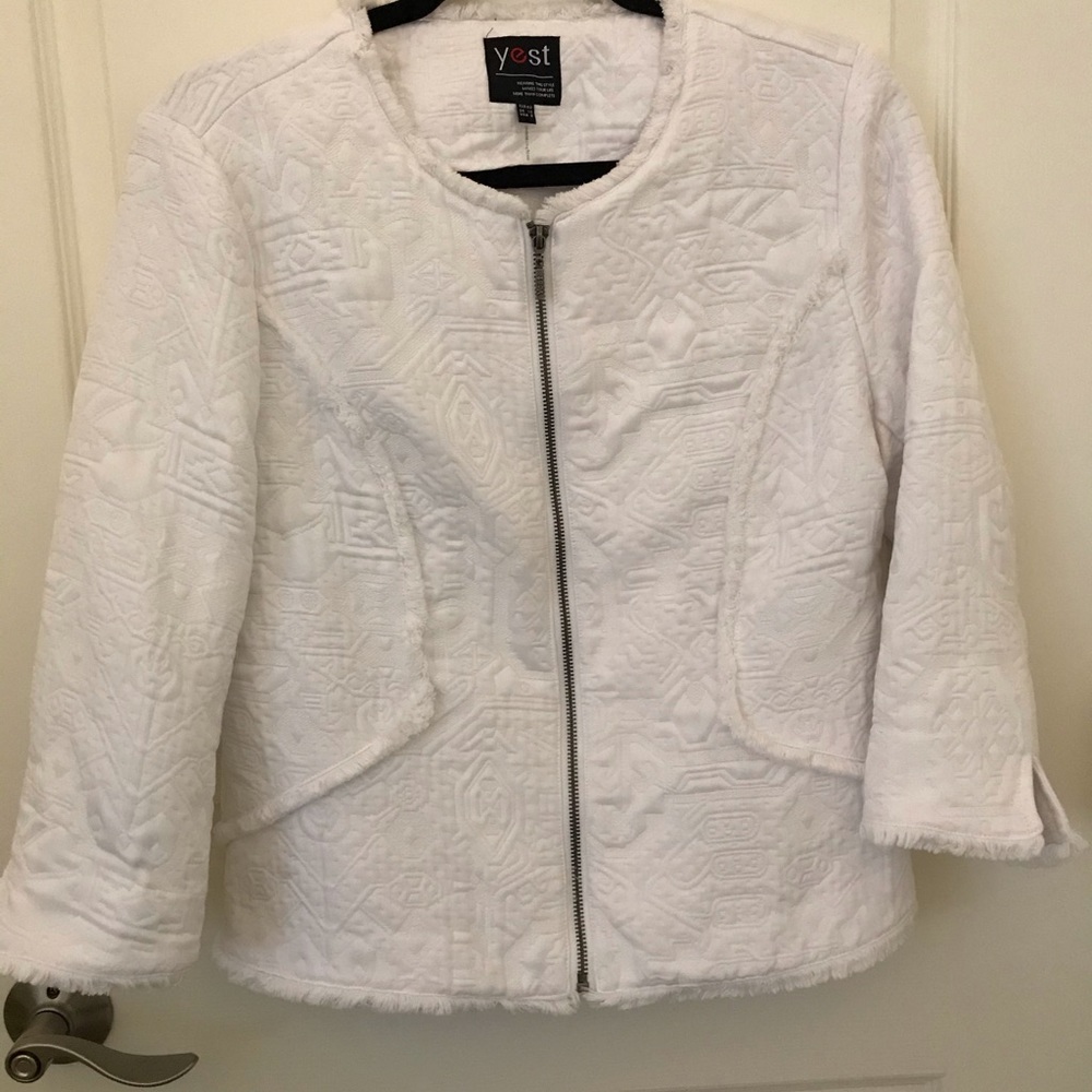 White Embossed Front Zip Short Jacket